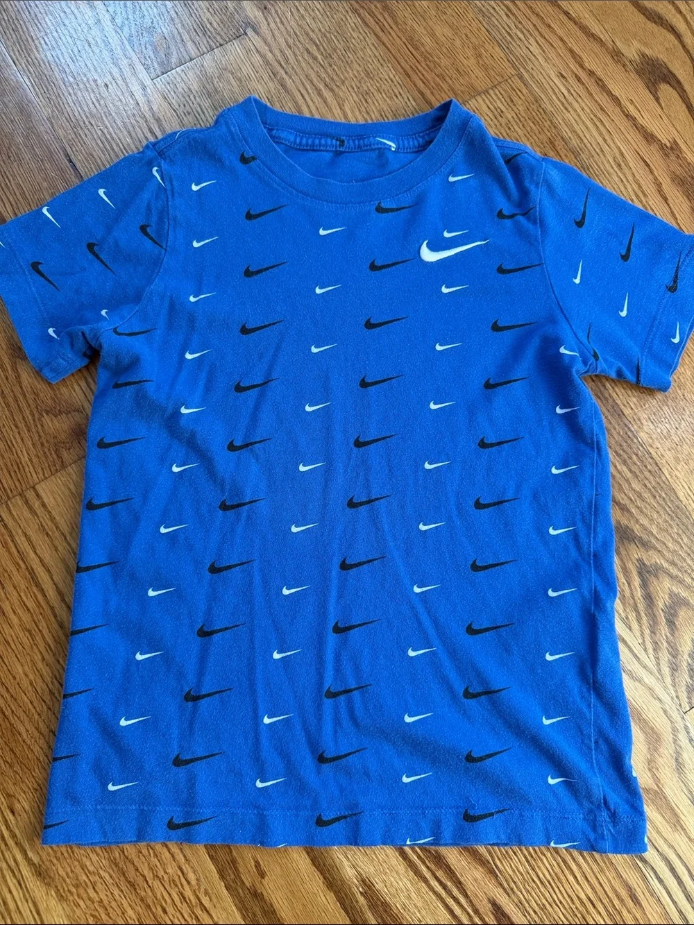 Boy’s Nike Shirt. Size Small. Excellent Condition.